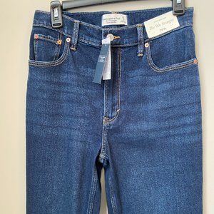 A&F 90s Straight Ultra High Rise Dark Jeans Size 28/6 R. No longer have tags